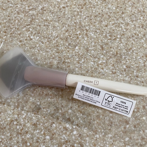 EVER Cheek #1 BRUSH Bronzer Brush - Picture 2 of 4